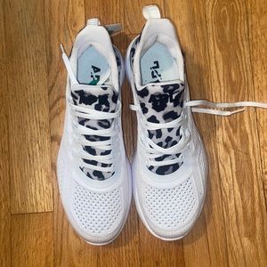 BRAND NEW APL TechLoom Tracer